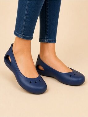 Crocs Navy Blue Ballet Flats Size 8 Slip On Comfort Shoes